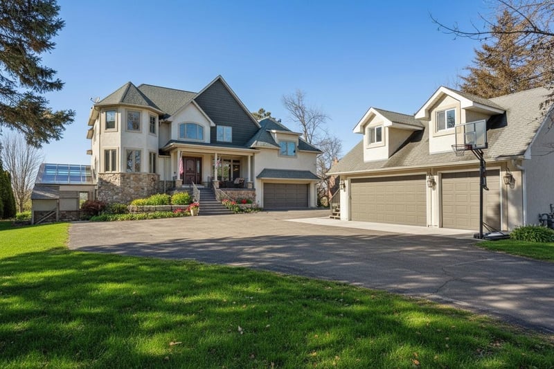 22620 Hayward Ave N, Forest Lake, MN 55025