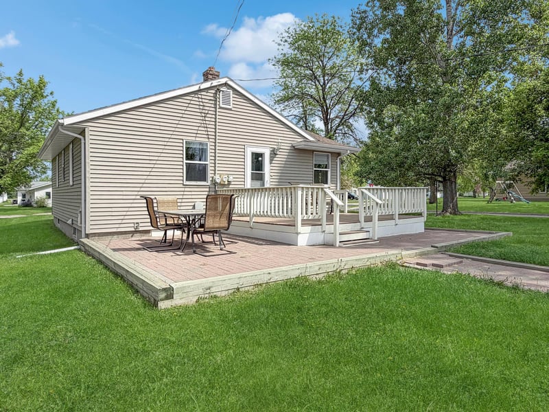 402 Chicago Ave SW, Red Lake Falls, MN 56750