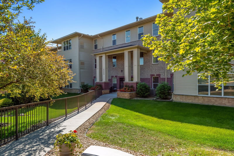 9225 Medicine Lake Rd #205B, Golden Valley, MN 55427