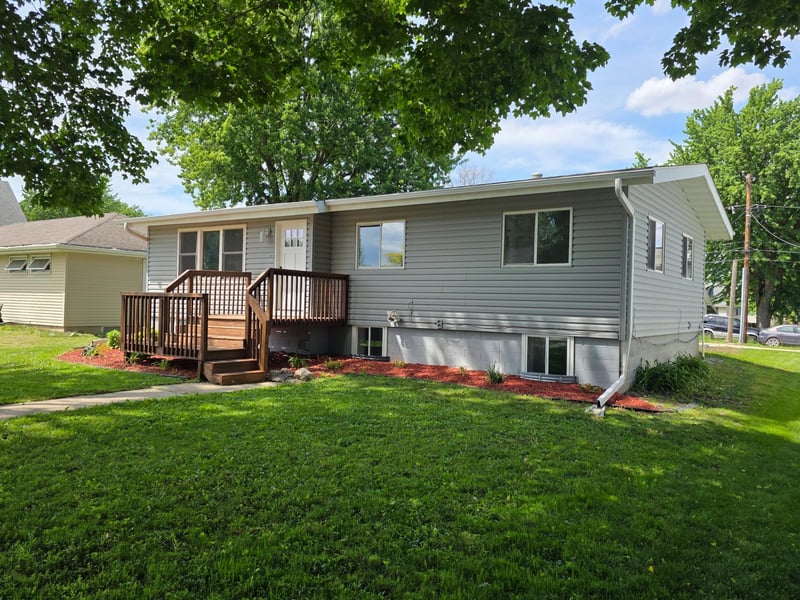 510 Arnold St, West Concord, MN 55985