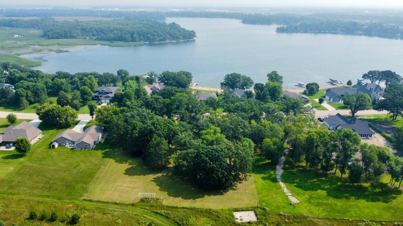 1476 Long Lake Dr, Detroit Lakes, MN 56501