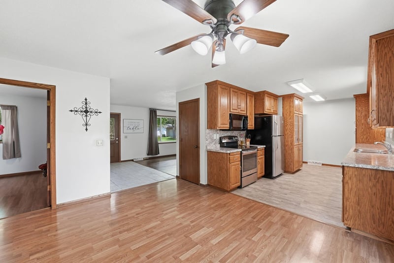 516 Nelson Ave, Belgrade, MN 56312