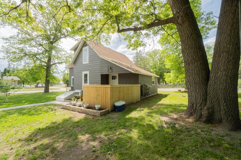 100 N Broadway, New York Mills, MN 56567