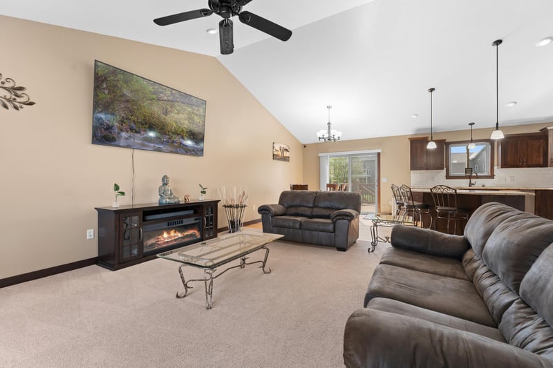 870 Portsmith Dr NW, Rochester, MN 55901