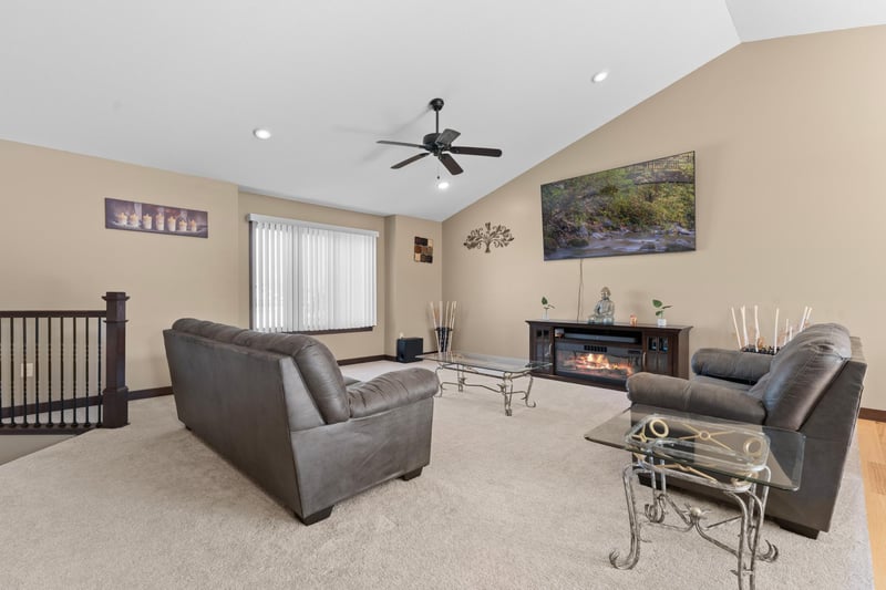 870 Portsmith Dr NW, Rochester, MN 55901