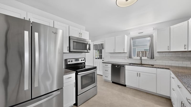 501 2nd St NE, Hayfield, MN 55940