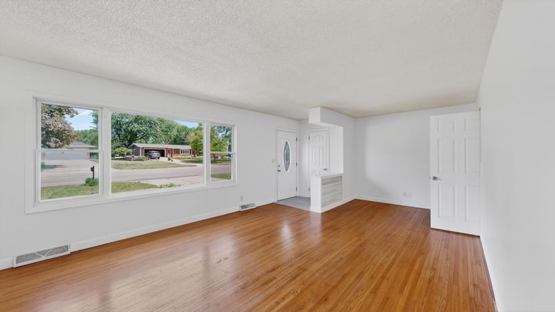 501 2nd St NE, Hayfield, MN 55940