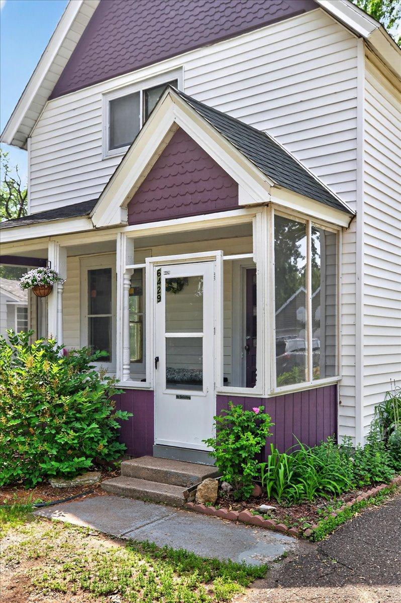 6429 Maple St, North Branch, MN 55056