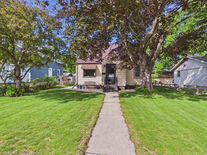421 Raymond Ave NE, Saint Cloud, MN 56304