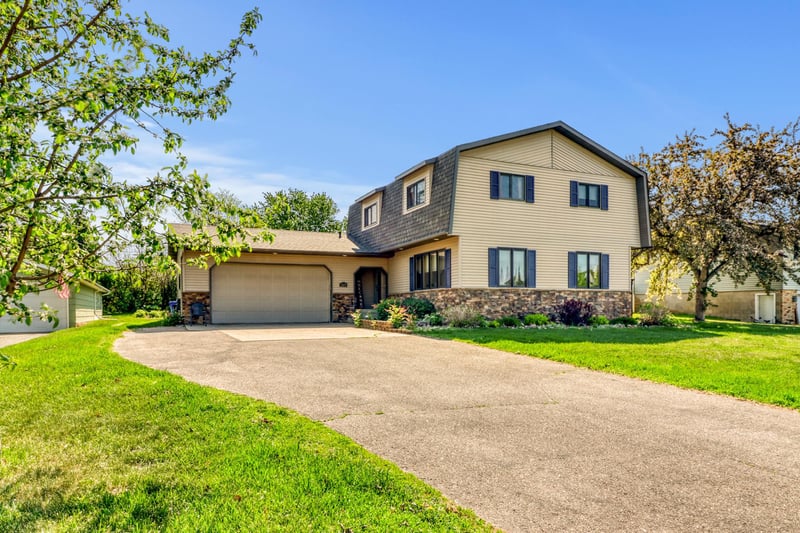 1315 Loring Ave, Detroit Lakes, MN 56501