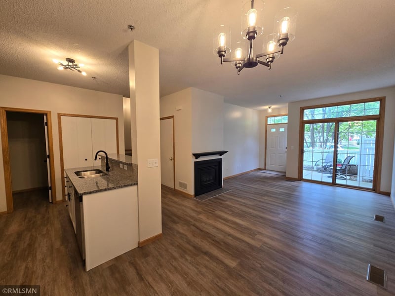 8300 Kimball Dr, Eden Prairie, MN 55347