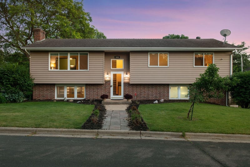 5900 Saint Johns Ave, Edina, MN 55424