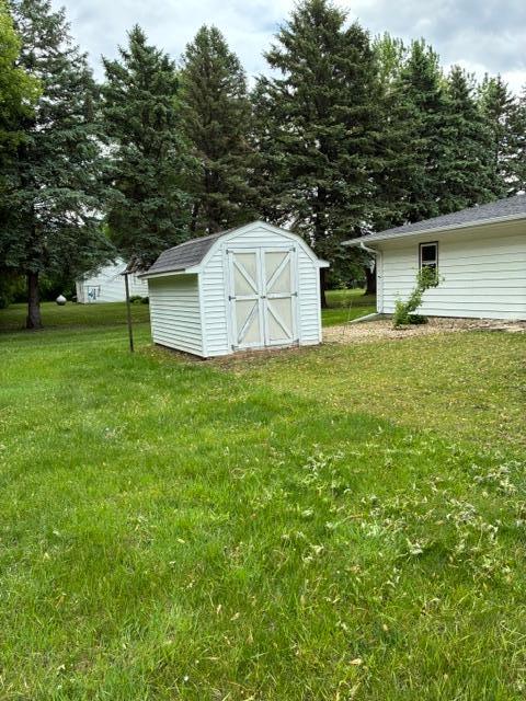 1121 W 6th St, Graceville, MN 56240