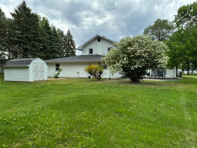 1121 W 6th St, Graceville, MN 56240