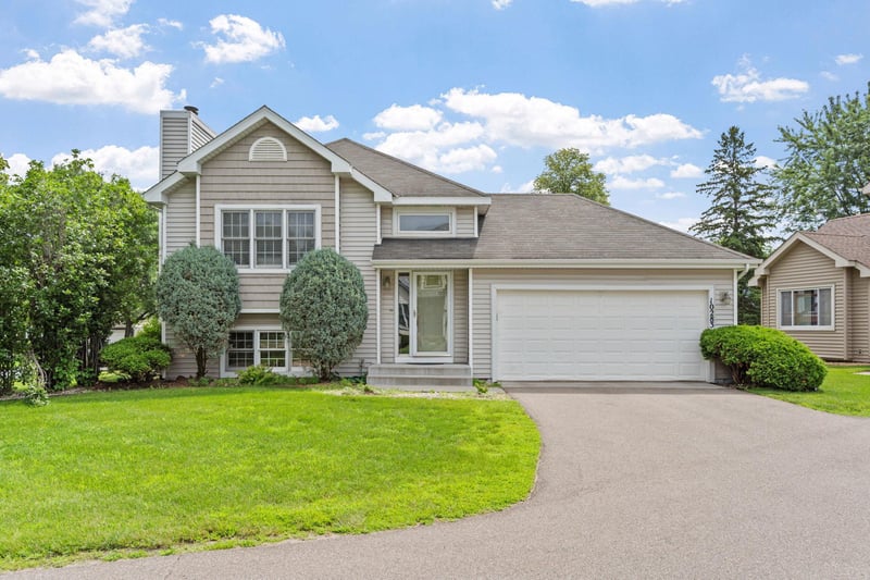 10283 Lee Dr, Eden Prairie, MN 55347