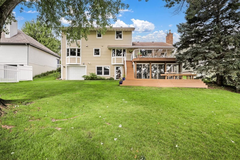 1975 Long Lake Rd, New Brighton, MN 55112