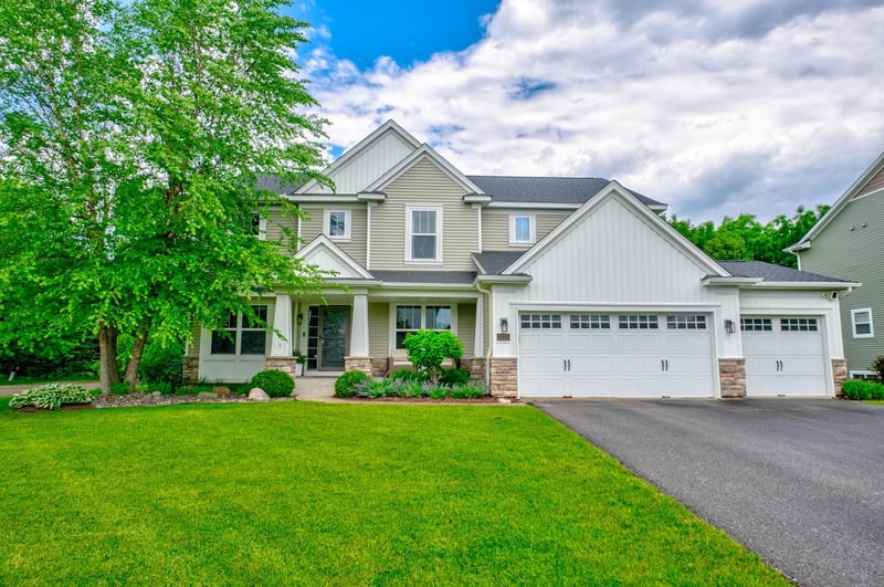 2123 Vermillion Curve, Woodbury, MN 55129