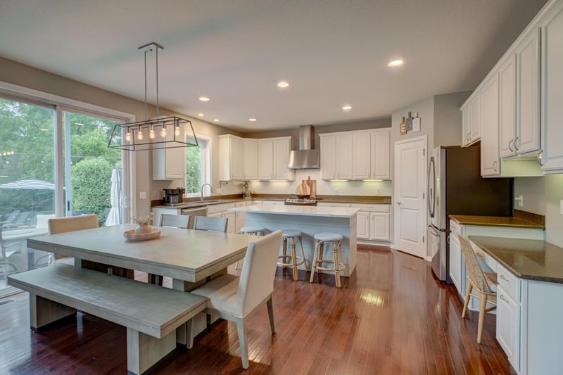 2123 Vermillion Curve, Woodbury, MN 55129