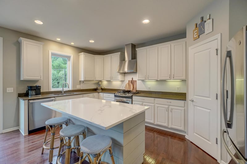 2123 Vermillion Curve, Woodbury, MN 55129