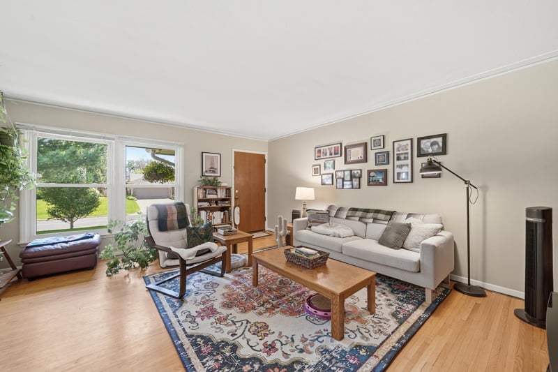 5124 Richmond Dr, Edina, MN 55436
