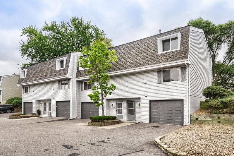 2342 Dorland Pl E, Maplewood, MN 55119