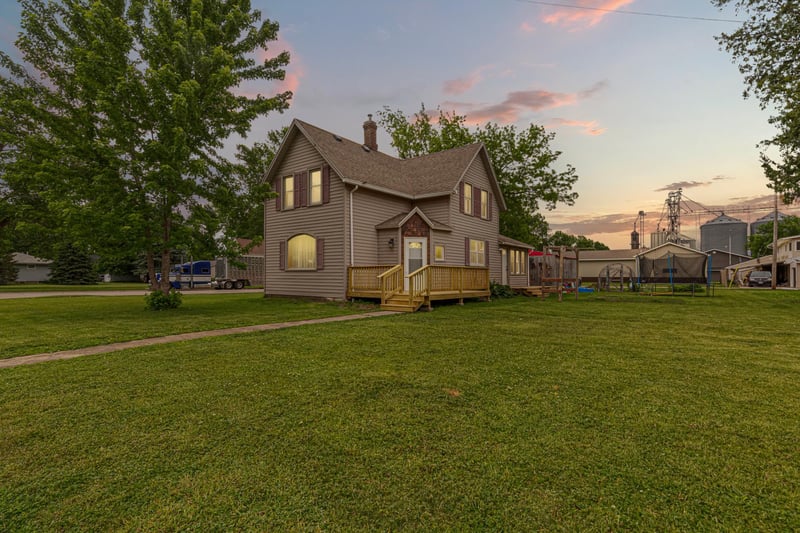 321 Ash Ave N, New Richland, MN 56072