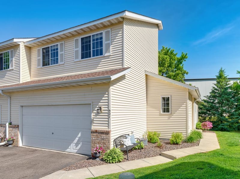 921 Pine St, Farmington, MN 55024