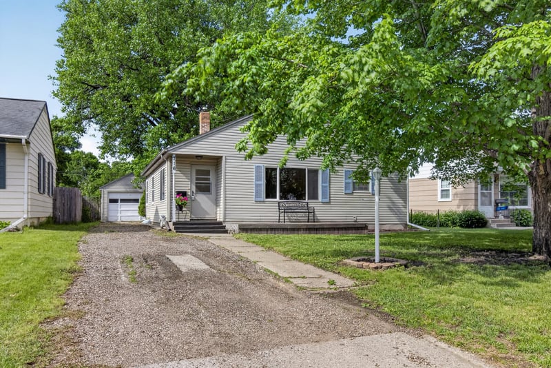 716 W 7th Ave, Fergus Falls, MN 56537