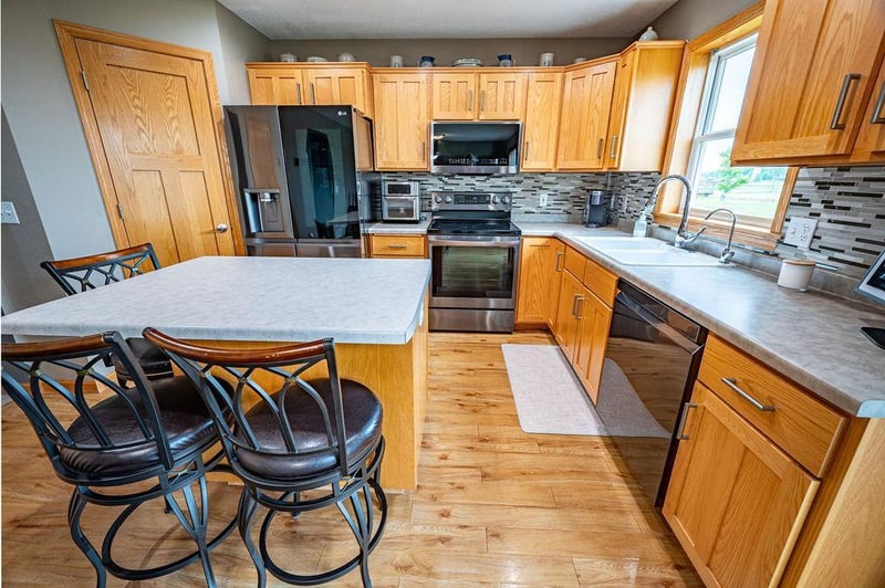 444 W Overlook Dr, Ellsworth, WI 54011