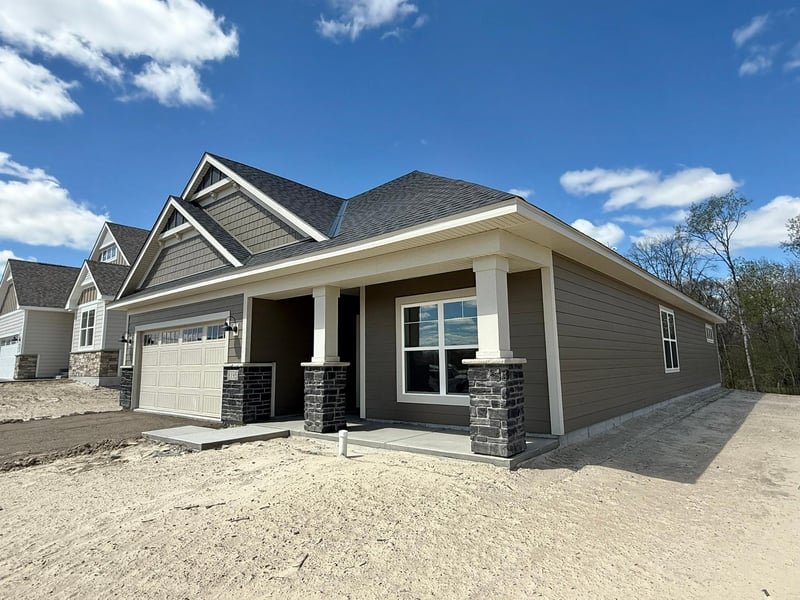 8195 Haywood Dr, Lino Lakes, MN 55014