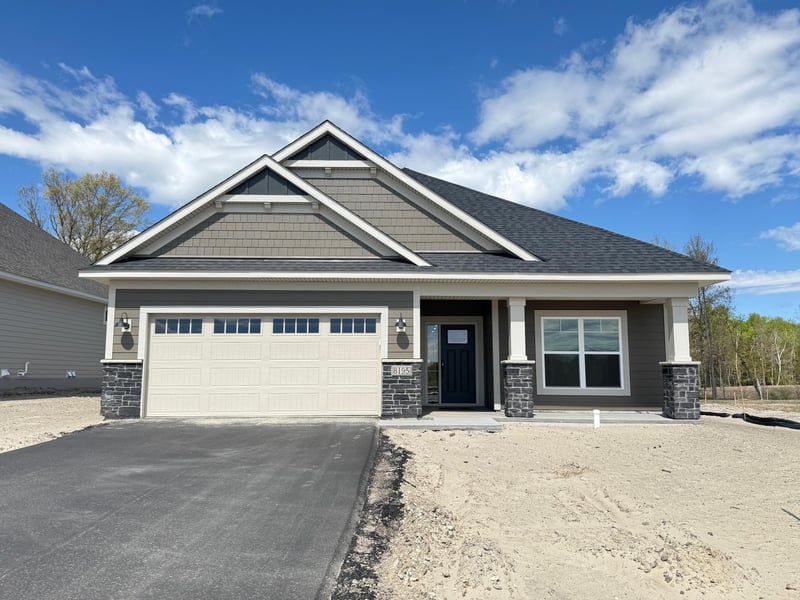 8195 Haywood Dr, Lino Lakes, MN 55014