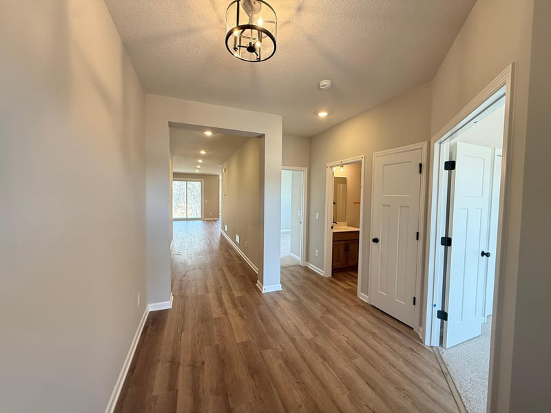 8195 Haywood Dr, Lino Lakes, MN 55014