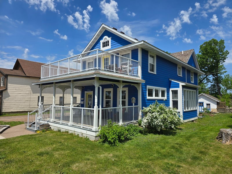 90 Maple Ave E, Mora, MN 55051