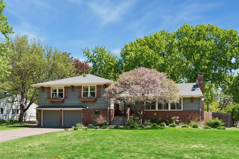 6717 Southdale Rd, Edina, MN 55435
