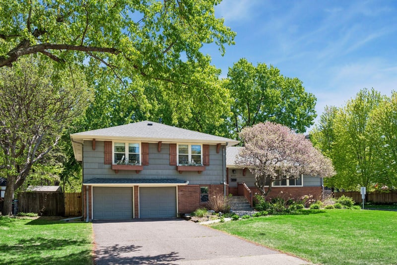 6717 Southdale Rd, Edina, MN 55435