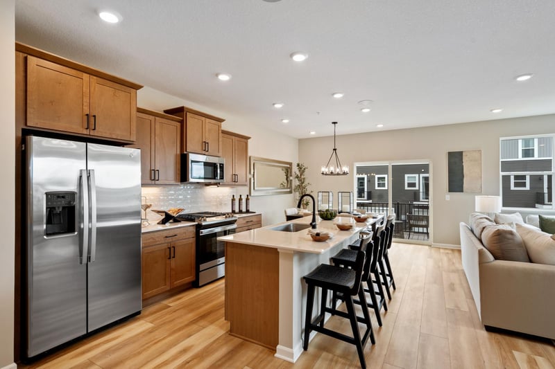13627 Pine Dr, Rogers, MN 55374