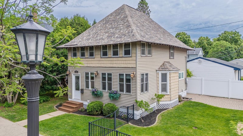 148 Wilder St N, Saint Paul, MN 55104