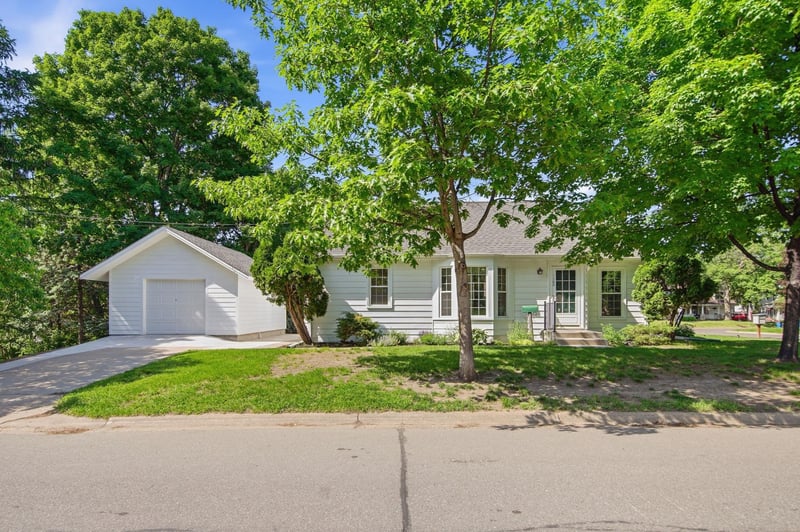 1100 W 73rd St, Richfield, MN 55423