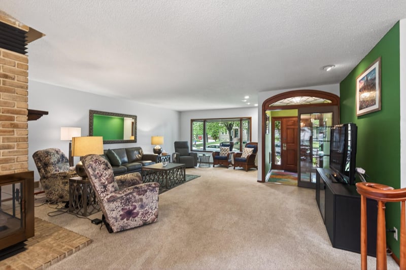 2307 Mckinley St NE, Minneapolis, MN 55418