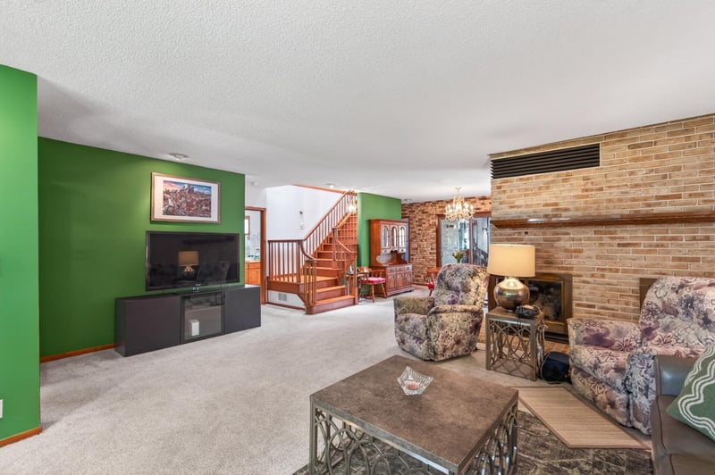 2307 Mckinley St NE, Minneapolis, MN 55418
