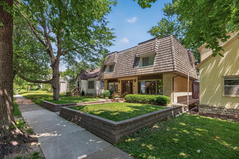 2307 Mckinley St NE, Minneapolis, MN 55418