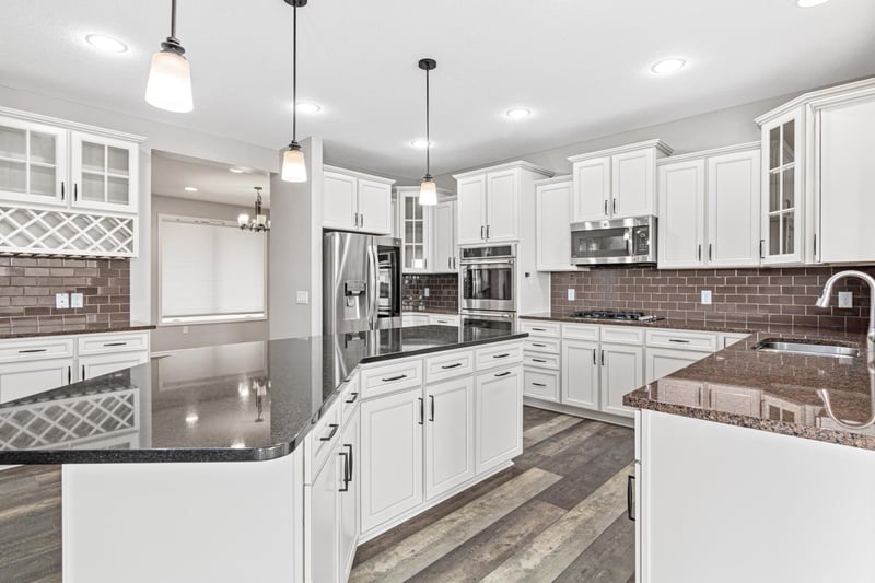 18072 Hyde Park Ave, Lakeville, MN 55044