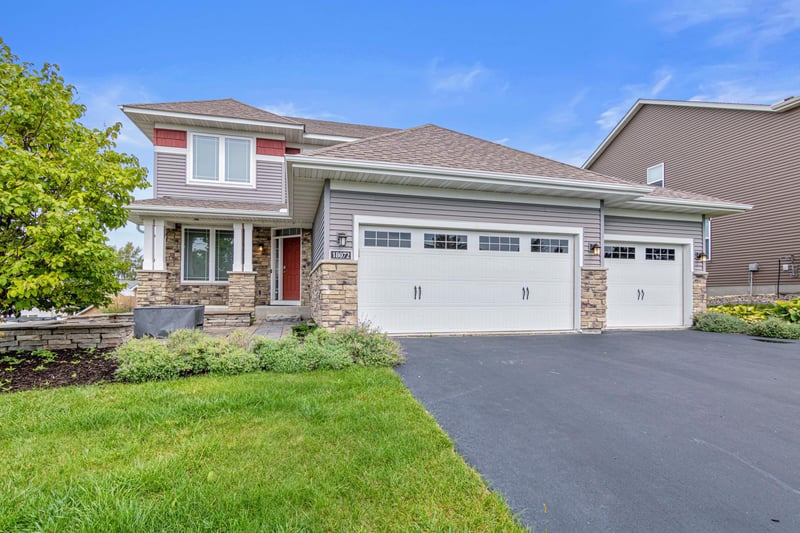 18072 Hyde Park Ave, Lakeville, MN 55044
