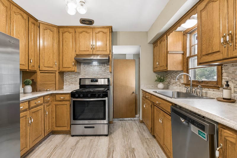 4002 Nevada Ave N, New Hope, MN 55427
