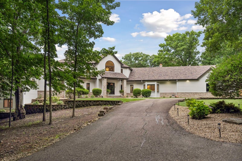 6221 Willow Dr, Corcoran, MN 55340