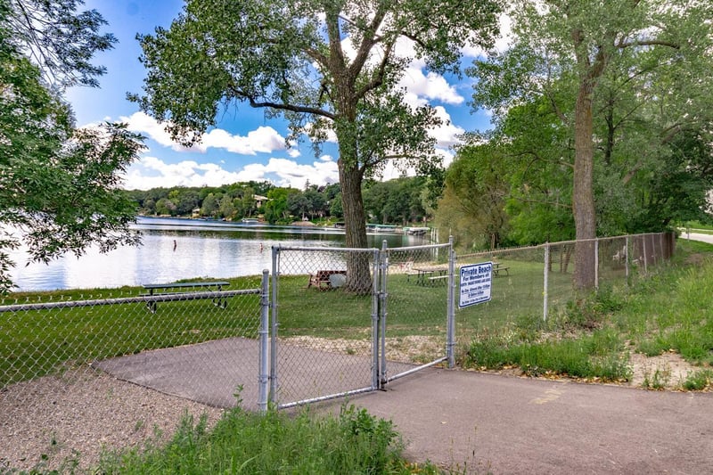 3431 Kent St #815, Shoreview, MN 55126