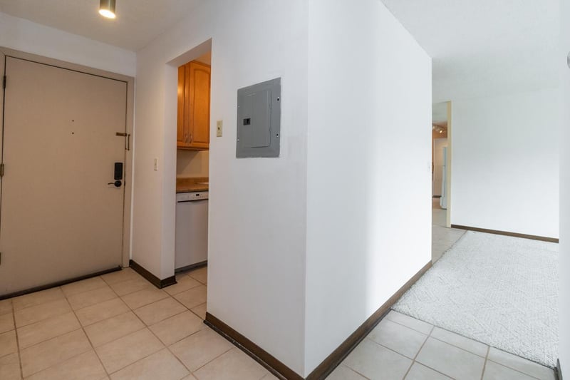 3431 Kent St #815, Shoreview, MN 55126
