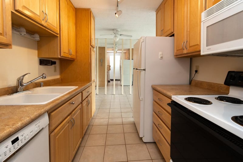 3431 Kent St #815, Shoreview, MN 55126
