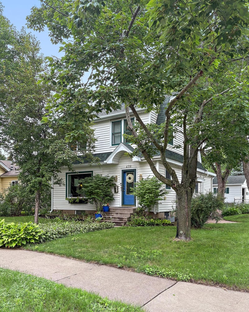 298 4th St N, Bayport, MN 55003