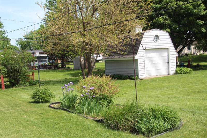 561 4th St E, Hector, MN 55342